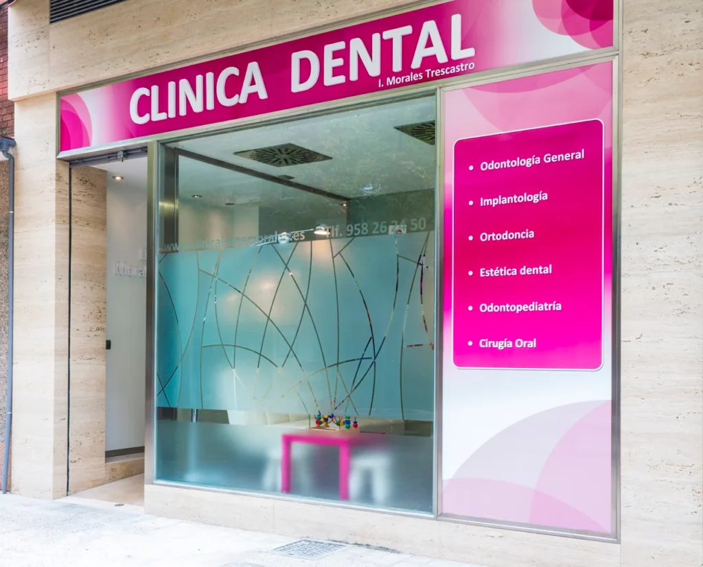 Fachada de Clínica Dental Irene Morales en Granada